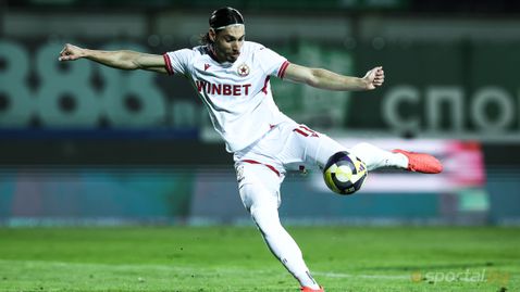 ЦСКА включи наказан футболист в групата за днешния си мач