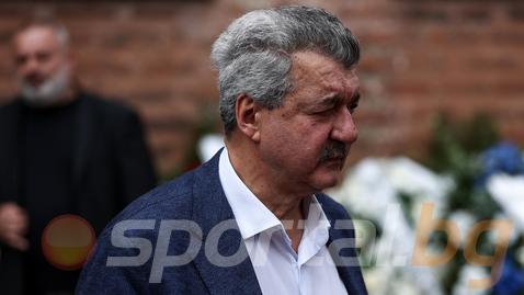  Батков: Много добър човек и не беше заслужено това обругаване, нищо, Господ всичко вижда, изтеза се най-после 