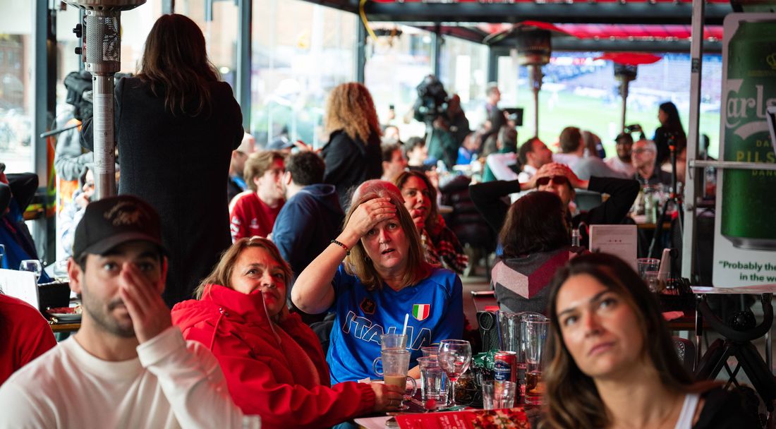 Канадски фенове се подиграха с италианското фиаско