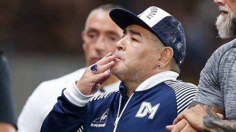 Тръгна процесът срещу обвинените за смъртта на Марадона