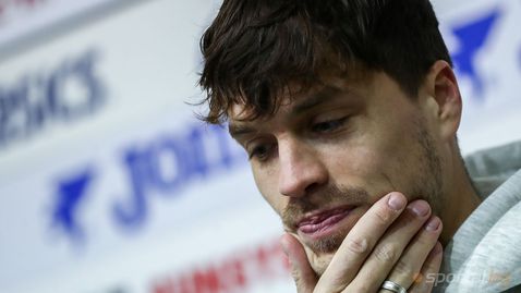 Директор на ЦСКА - София не позволи на журналист да попита Матей защо "червените" играят слабо