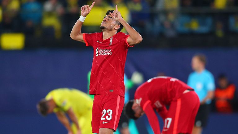 Крилото на си заслужи големи похвали от бившите английски футболисти