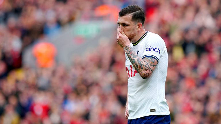 Серията от слаби резултати на Тотнъм е пряко свързана със