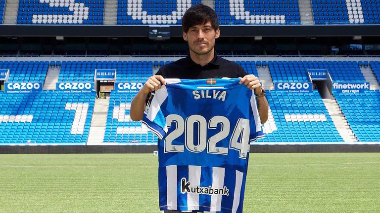 Бившият испански национал Давид Силва подписа нов договор с Реал