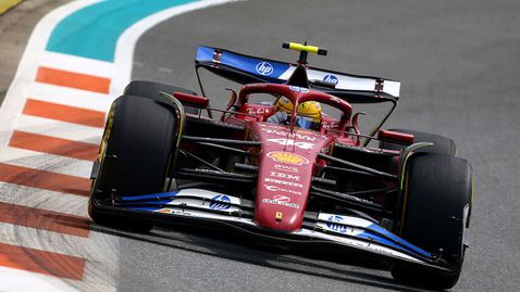  Хамилтън е убеден, че Ферари има движение, но… 