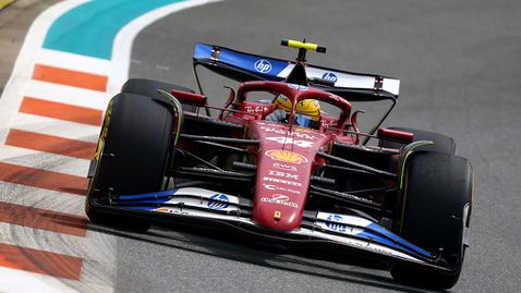  Хамилтън недоволства от тактиката на Ферари 