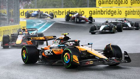Макс: Макларън имат по-добро състезателно темпо