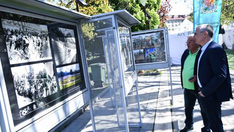Фотоизложба "Колоезденето в София" беше представена пред НДК