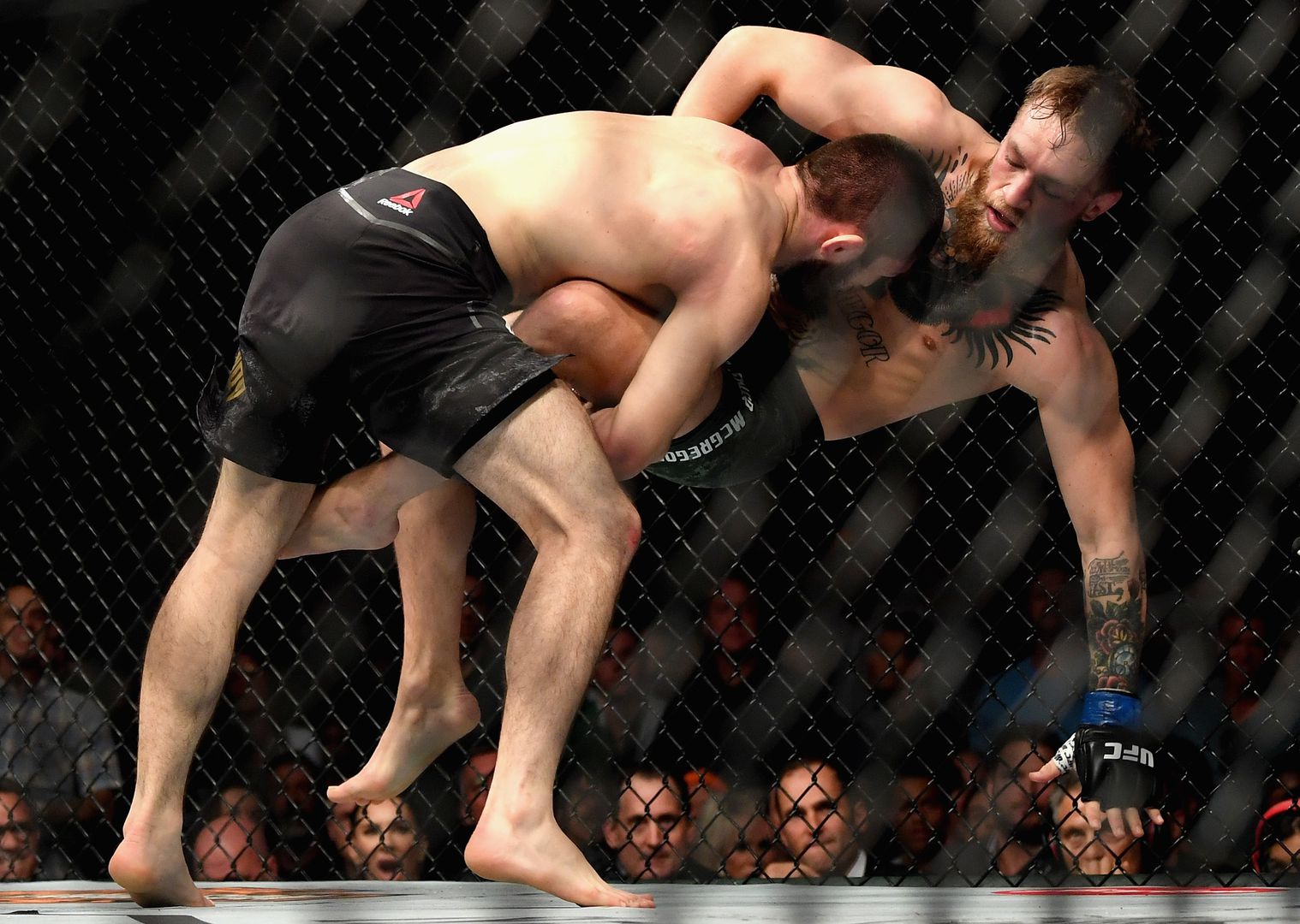 Хабиб Нурмагомедов задуши Конър Макгрегър на UFC 229