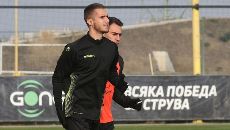 Футболистите на Ботев (Пд) получиха неизплатени премии