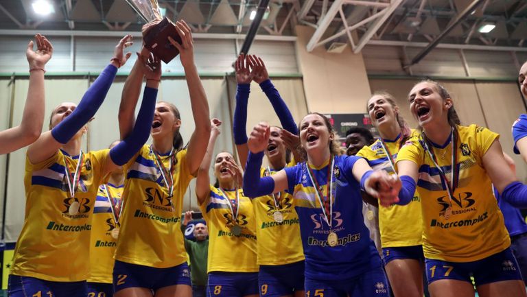 Марица Пловдив вдигна титлата в женския волейбол