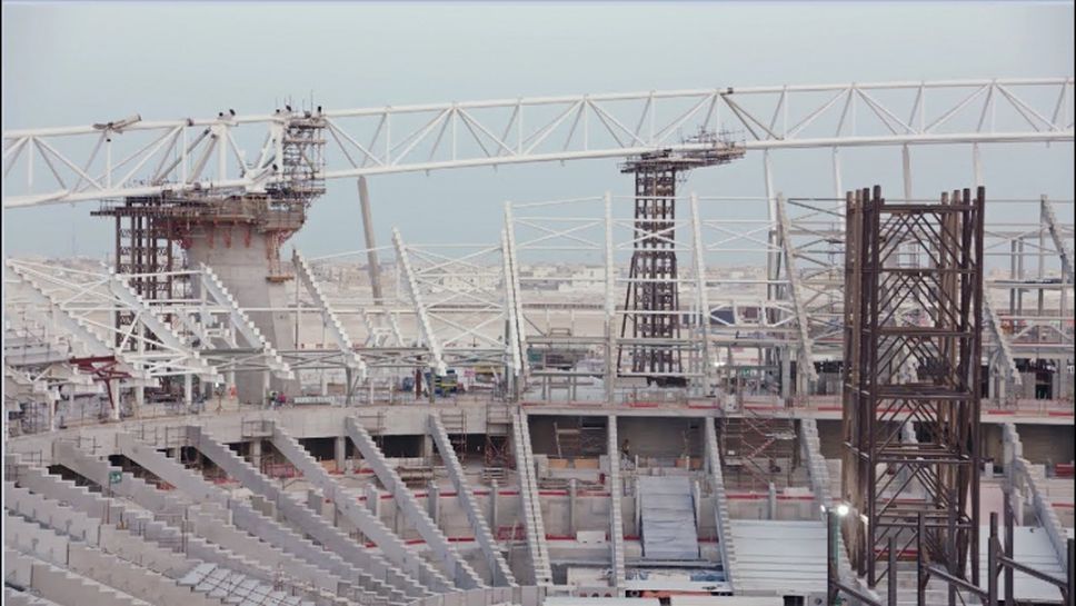 Строежът на стадионите в Катар върви по план