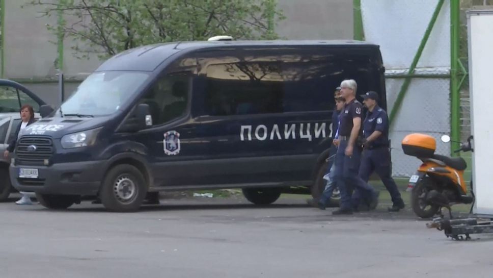 Полицията отведе фен на Левски преди сблъсъка с Лудогорец