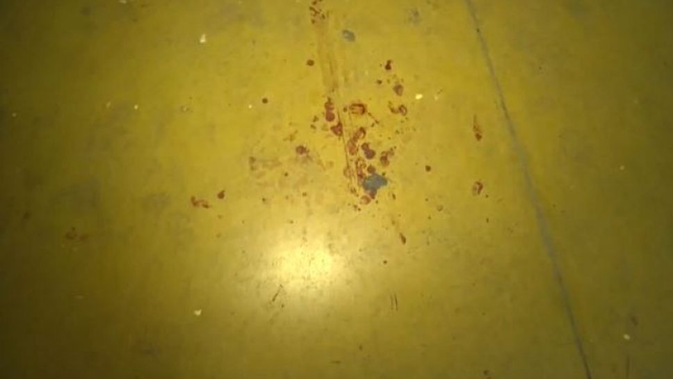 Кървави следи след бомбата по полицаи на "Васил Левски"