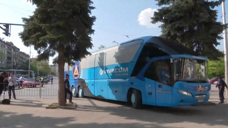 Автобусът на "сините" пристигна на Националния стадион