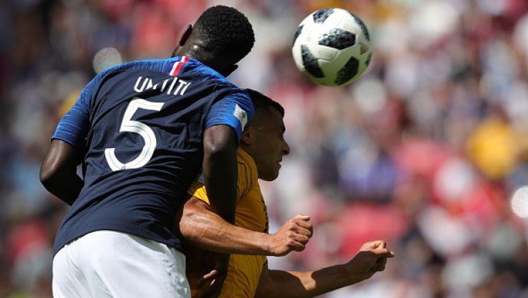 Вижте глупавата изява на Юмтити в мача Франция - Австралия