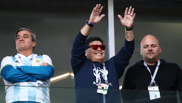 Диего Марадона подкрепя Аржентина срещу Исландия