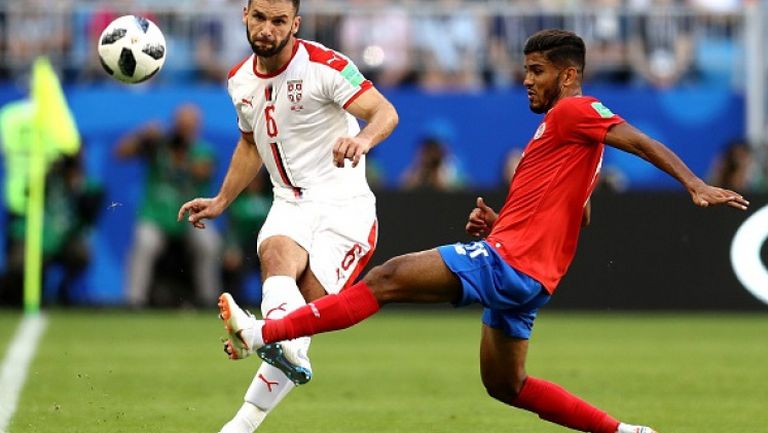 Фамозен фаул на Коларов донесе победата на Сърбия срещу Коста Рика