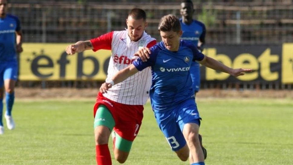 Левски започна силно с 4:0 над Хебър в Пазарджик
