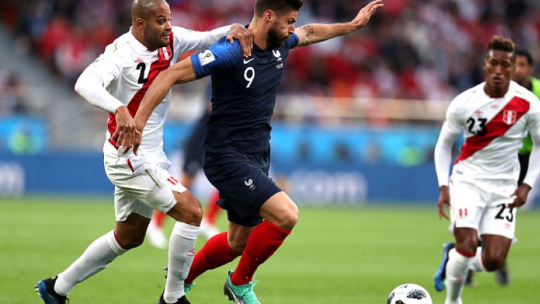 Франция на осминафинал след минимален успех над Перу