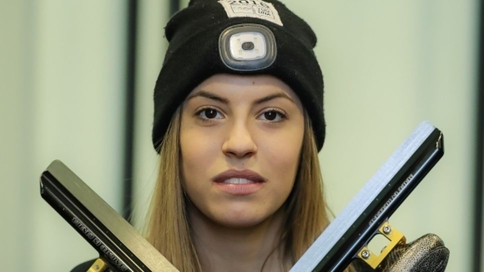 Катрин Маноилова под въпрос за Световното по шорттрек заради травма в главата