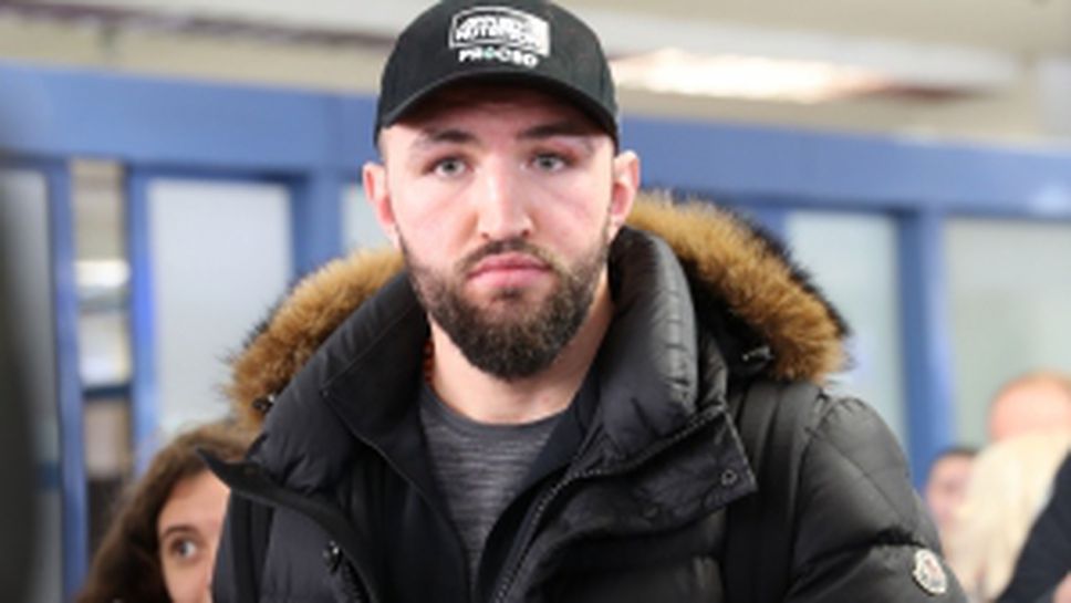 Фюри пристигна за мача с Кобрата