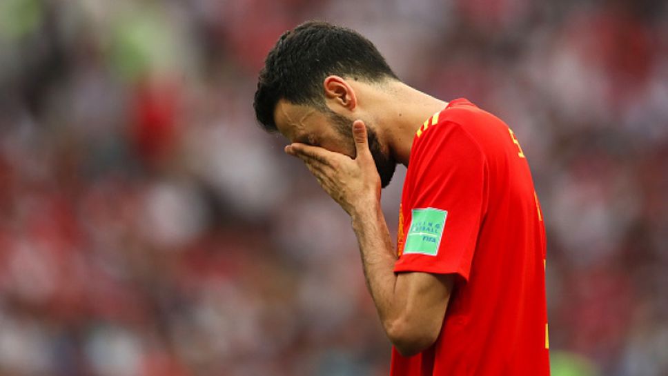 Тъга и сълзи в очите на испанските футболисти след загубата от Русия