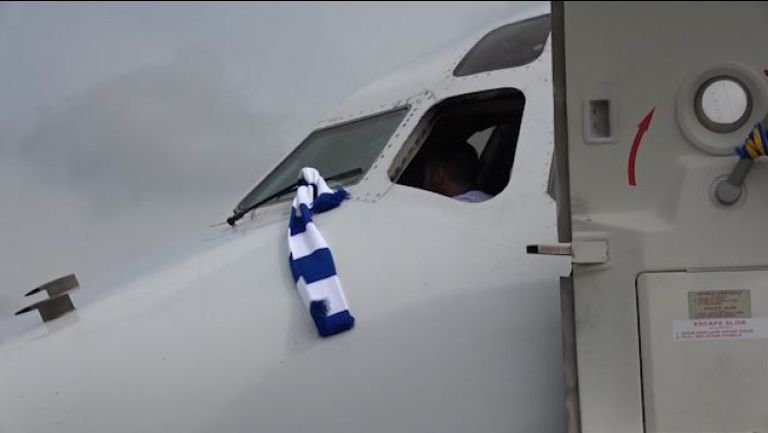 Самолет, закичен с шалове на Левски, отведе "сините" за Лихтенщайн