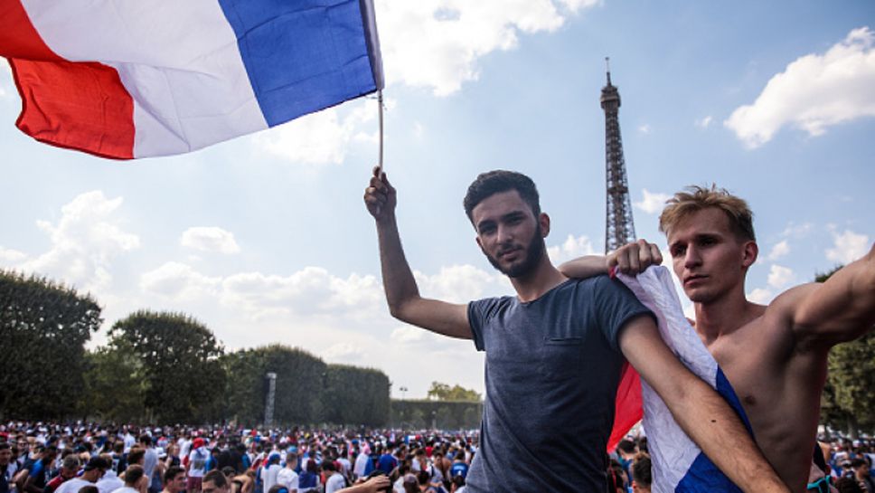 90 000 пред Айфеловата кула изпаднаха в екстаз след победата на Франция над Хърватия