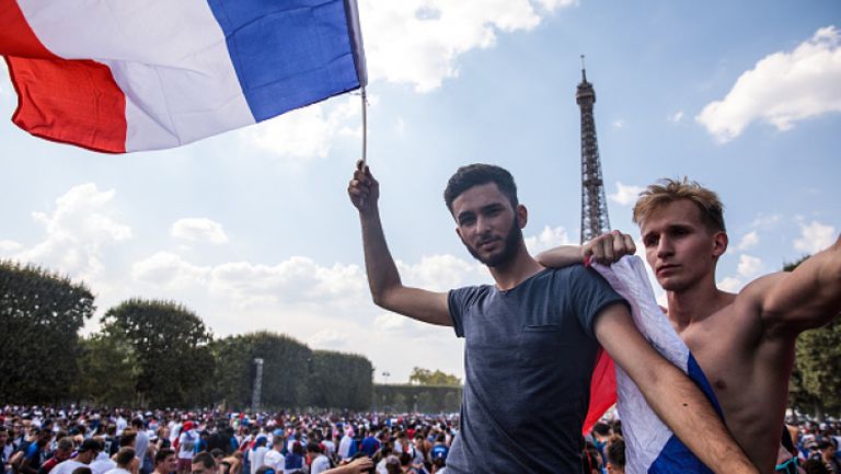 90 000 пред Айфеловата кула изпаднаха в екстаз след победата на Франция над Хърватия