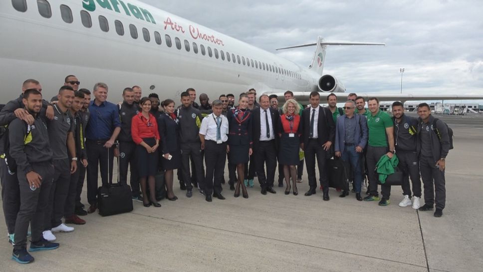 Eкипажът на самолета поиска снимка с Лудогорец при кацането в Северна Ирландия