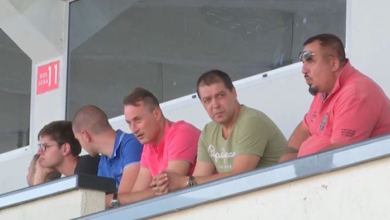 Петър Хубчев е на трибуните на мача Славия - Берое