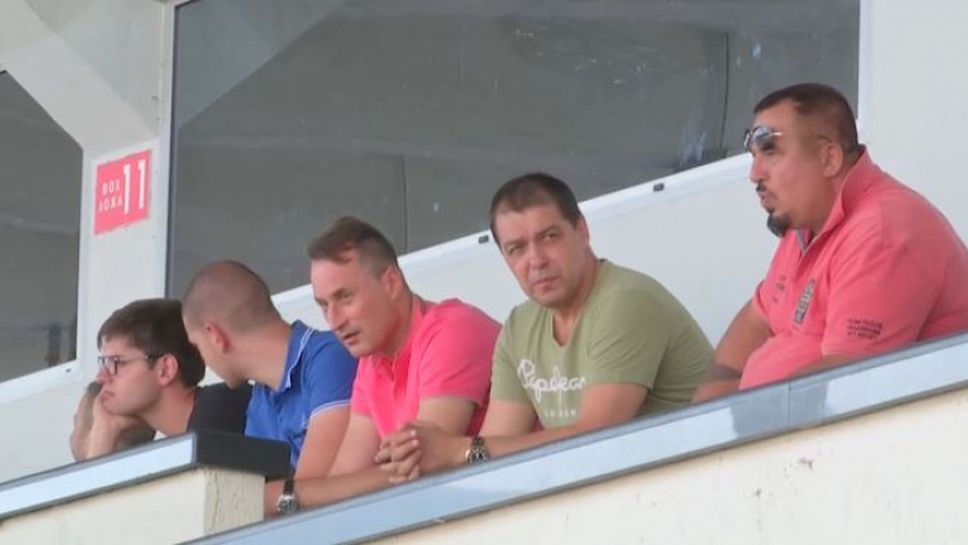 Петър Хубчев е на трибуните на мача Славия - Берое
