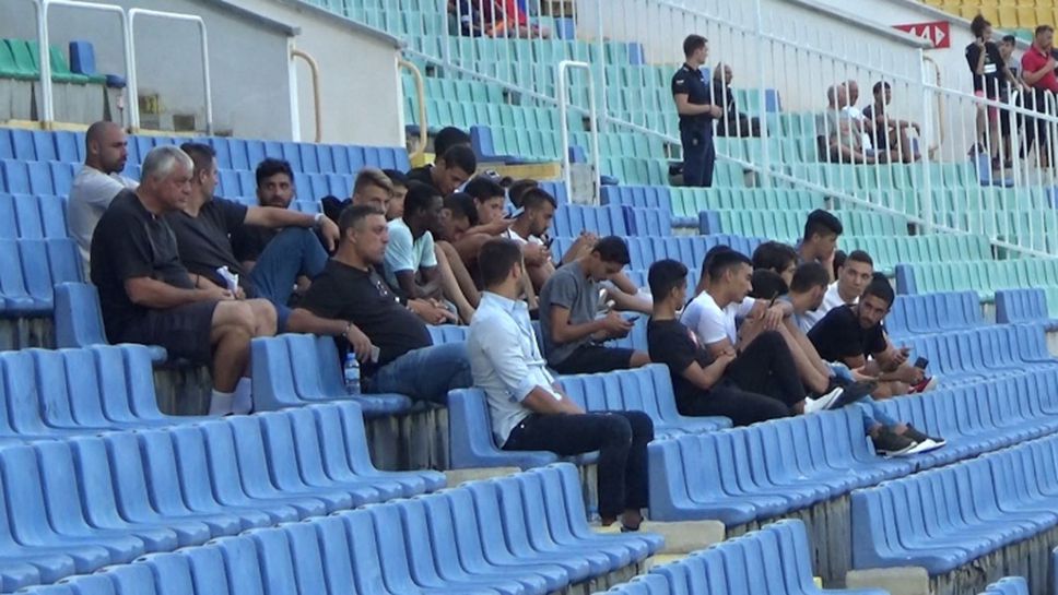 Израелският тим Апоел Кфар-Саба също гледа Славия - Лудогорец на "Васил Левски"