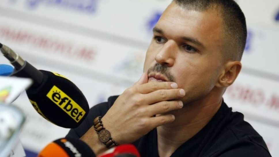 Валери Божинов не отговори категорично дали би играл за ЦСКА