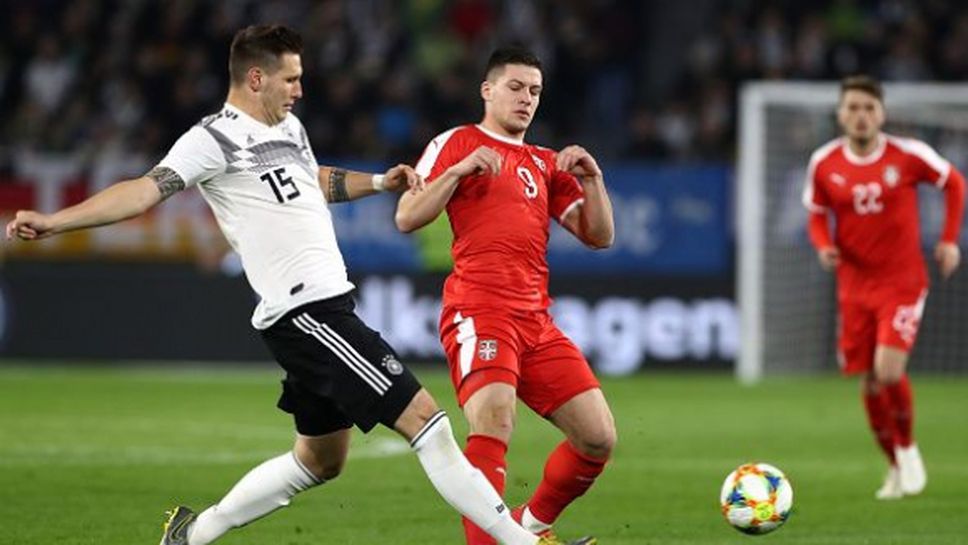 Германия отново не убеди, а в края едва не загуби една от звездите си (видео)