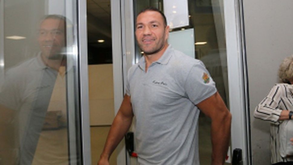 Кобрата пристигна в Арена Армеец