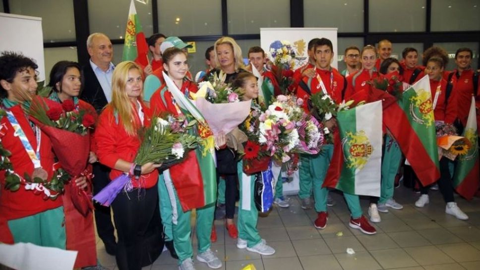 Младите олимпийци се прибраха в България