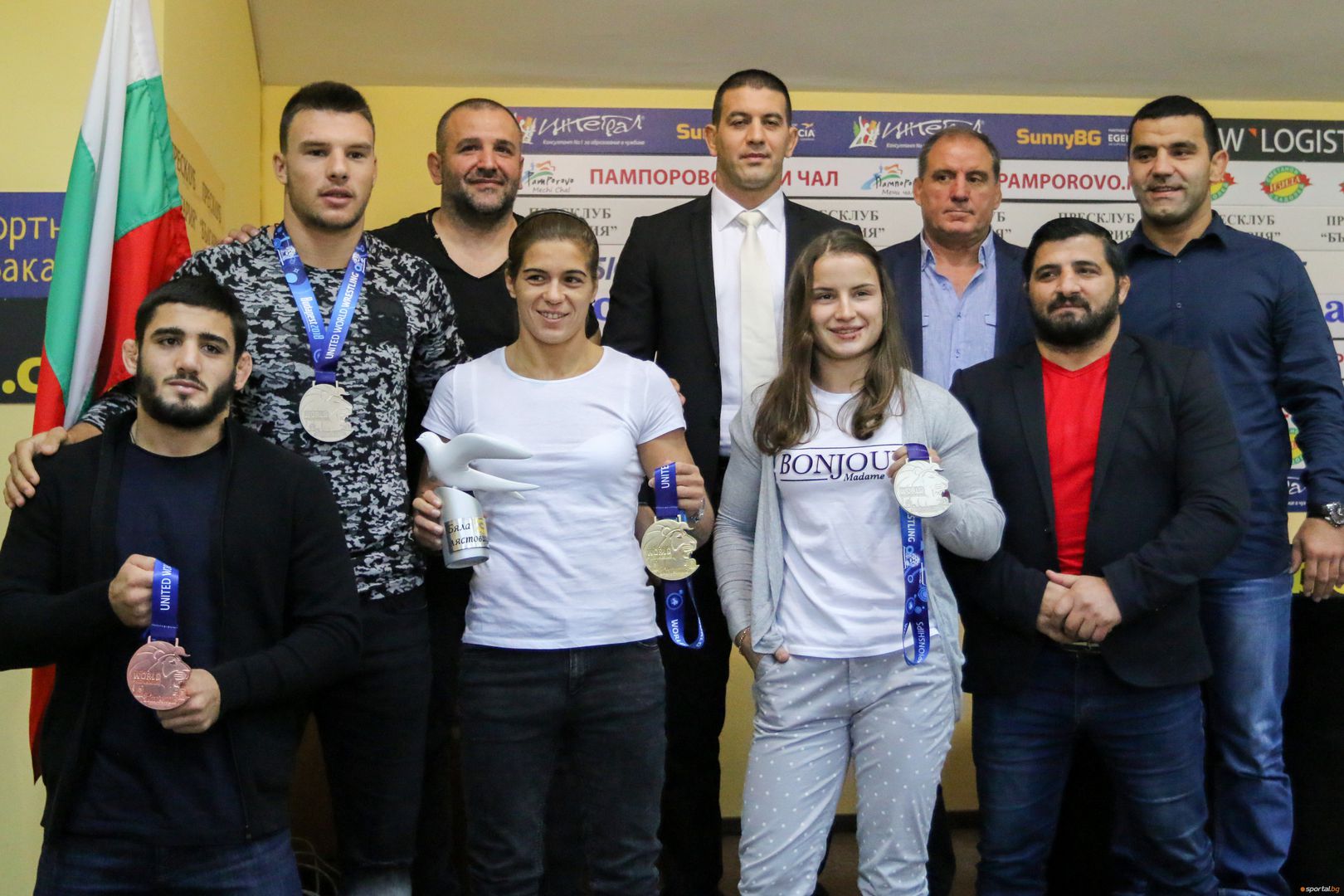 ПКФ на медалистите от Световното първенство по борба Тайбе Юсеин, Биляна Дудова и Кирил Милов