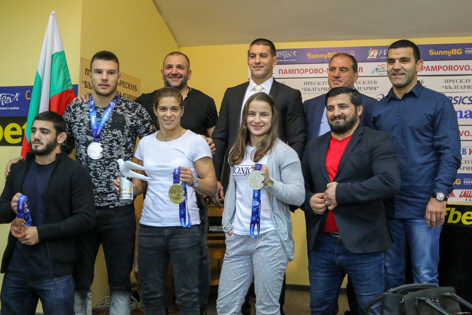 ПКФ на медалистите от Световното първенство по борба Тайбе Юсеин, Биляна Дудова и Кирил Милов