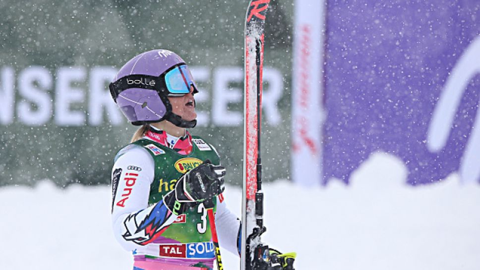 Новият сезон в алпийските ски започна с победа на Теса Уорли
