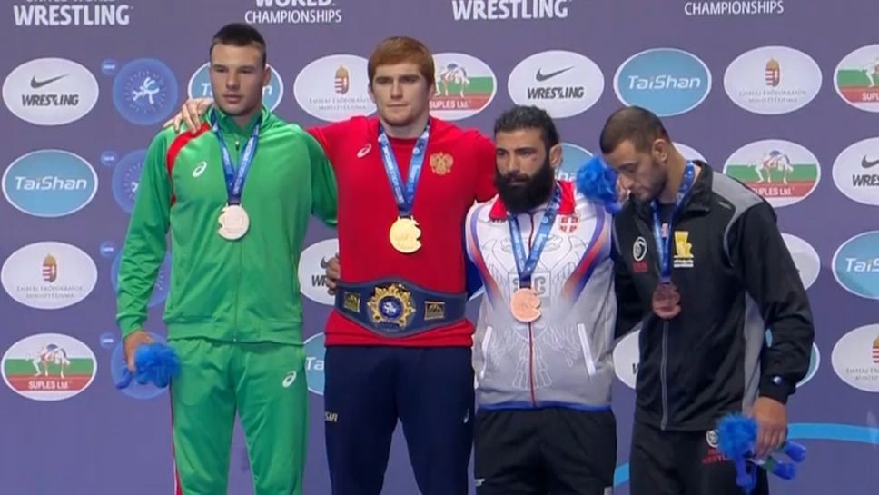 Кирил Милов със сребърен медал на Световното по борба