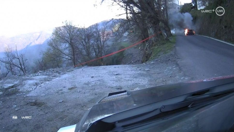 Автомобилът на лидера във WRC2 на рали Корсика се запали