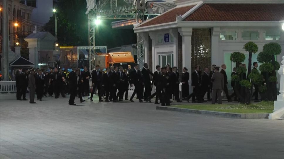 Футболистите на Лестър са в Тайланд за погребението на собственика на клуба