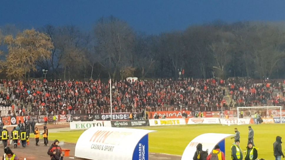 Атмосферата на стадиона за мача между ЦСКА-София и Лудогорец е нажежена