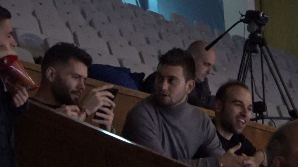 Част от футболистите на Левски са в зала ''Универсиада"