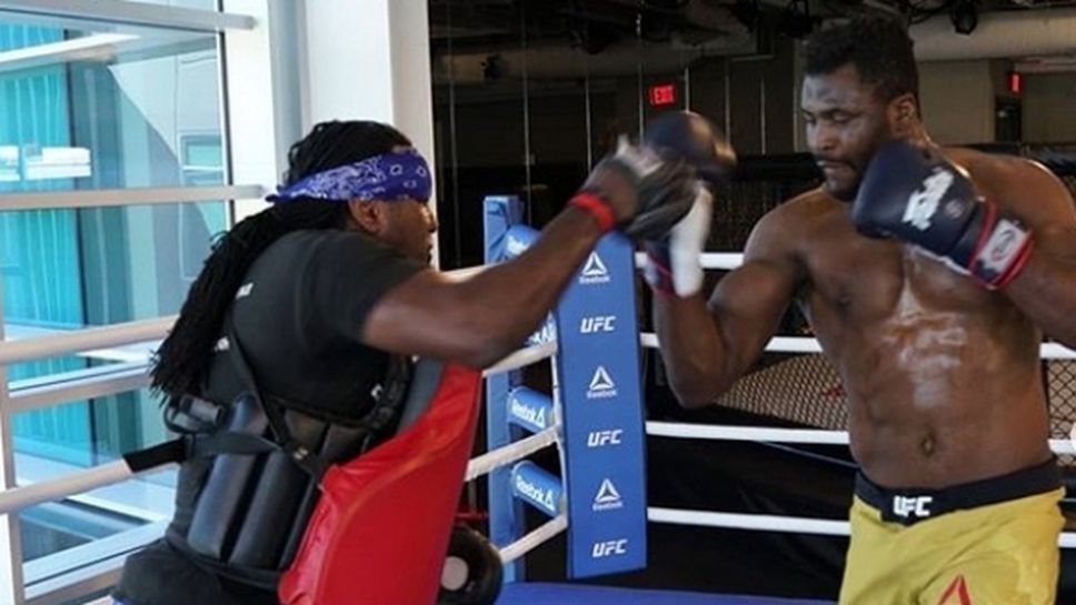 Нгану се готви сериозно за битката с Дос Сантос