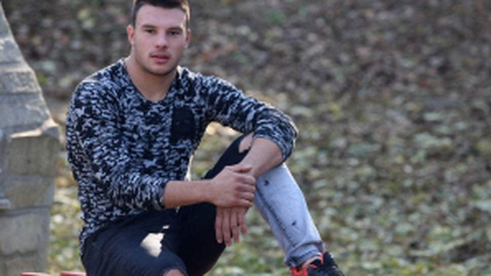 Sportal.bg гостува на сребърния световен медалист по борба Кирил Милов