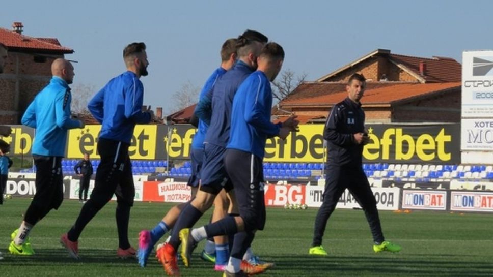 Монтана без трима титуляри срещу Ботев (Гълъбово)
