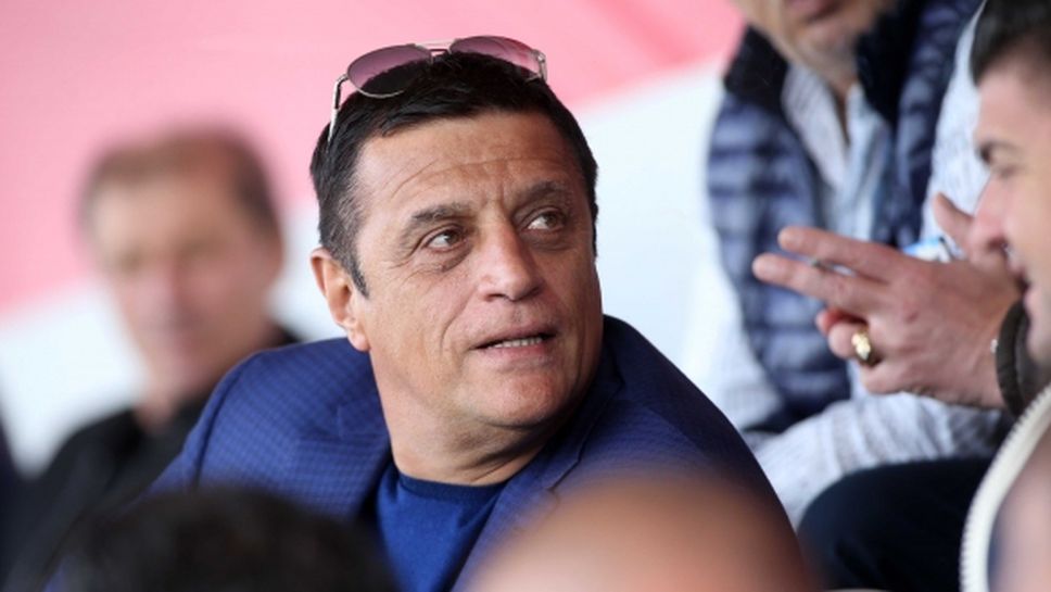 Стойне Манолов: За Първа лига взимаме 7-8 класни футболисти